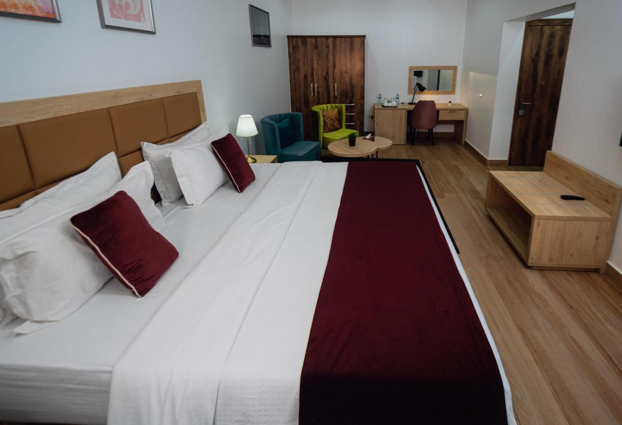 Quest Boutique Hotel Gwarinpa Eksteriør billede